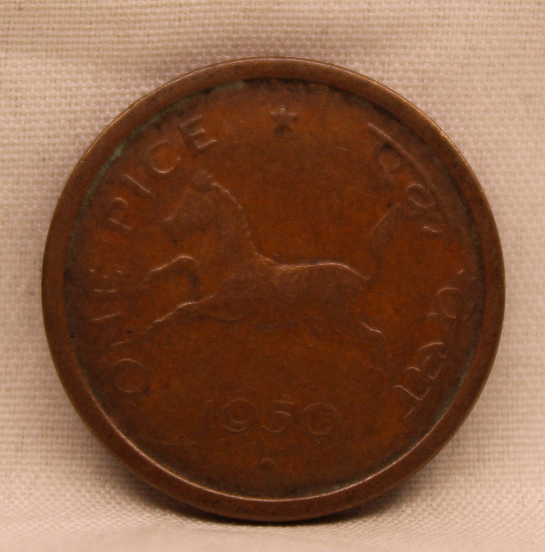 1/2 Anna - Standing Bull- 1950 - UNC